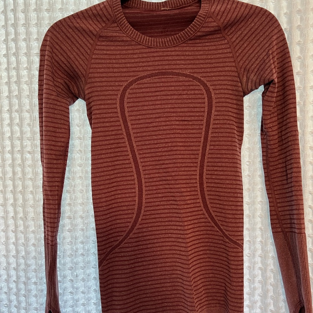 Lululemon Swiftly Tech Long Sleeve Shirt- maroon size 2.